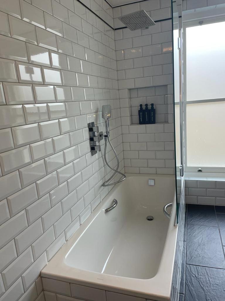 Luxury Apartment In Belsize Park London Eksteriør billede