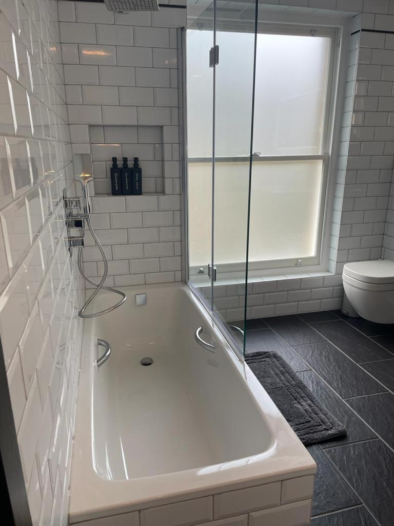 Luxury Apartment In Belsize Park London Eksteriør billede
